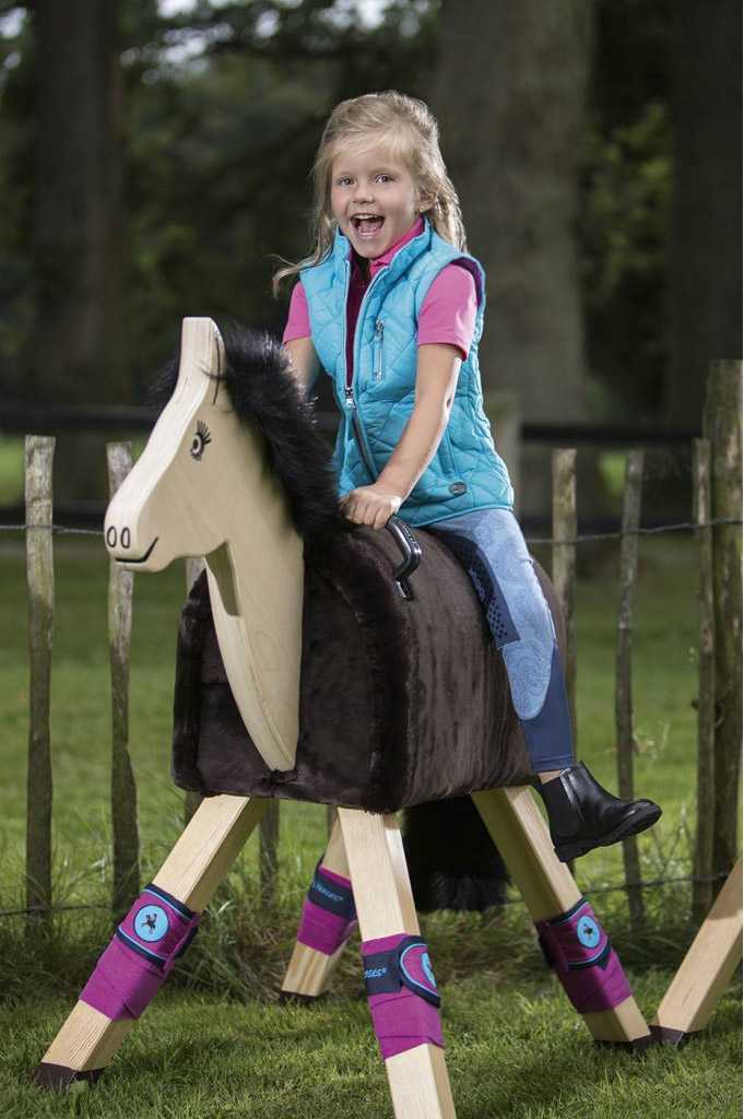 T-shirt e nuovi pantaloni per bambini