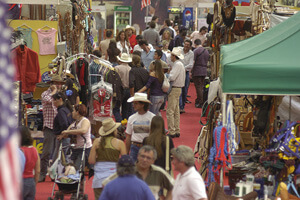 Lo shopping al Salone al Salone del Cavallo Americano &egrave; la scelta vincente per tutti coloro che vivono il western