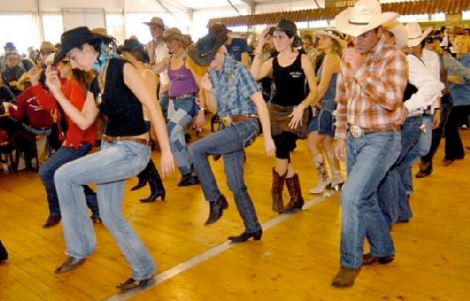 A FIERACAVALLI SI BALLA LA LINE DANCE!